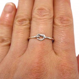 Heart knot ring