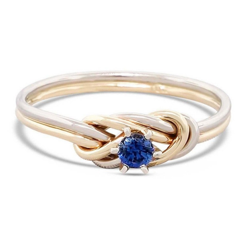 Climbing knot ring with blue sapphire