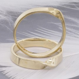 3mm solid gold Mobius ring