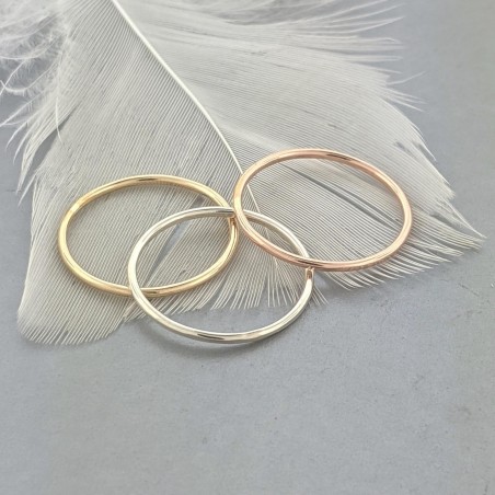 Ultra thin and delicate stacking ring